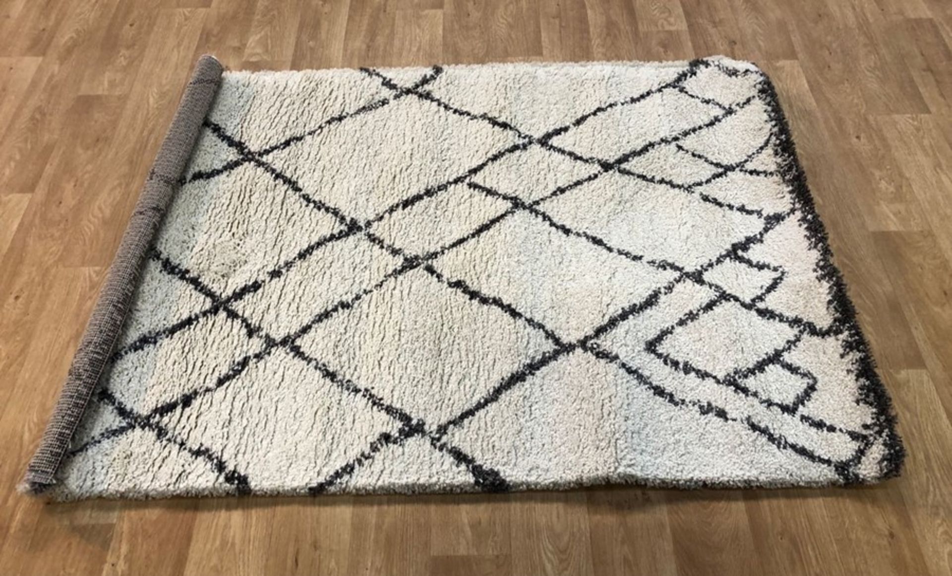 LA REDOUTE RABISCO BERBER STYLE RUG / SIZE: 120 X 170cm