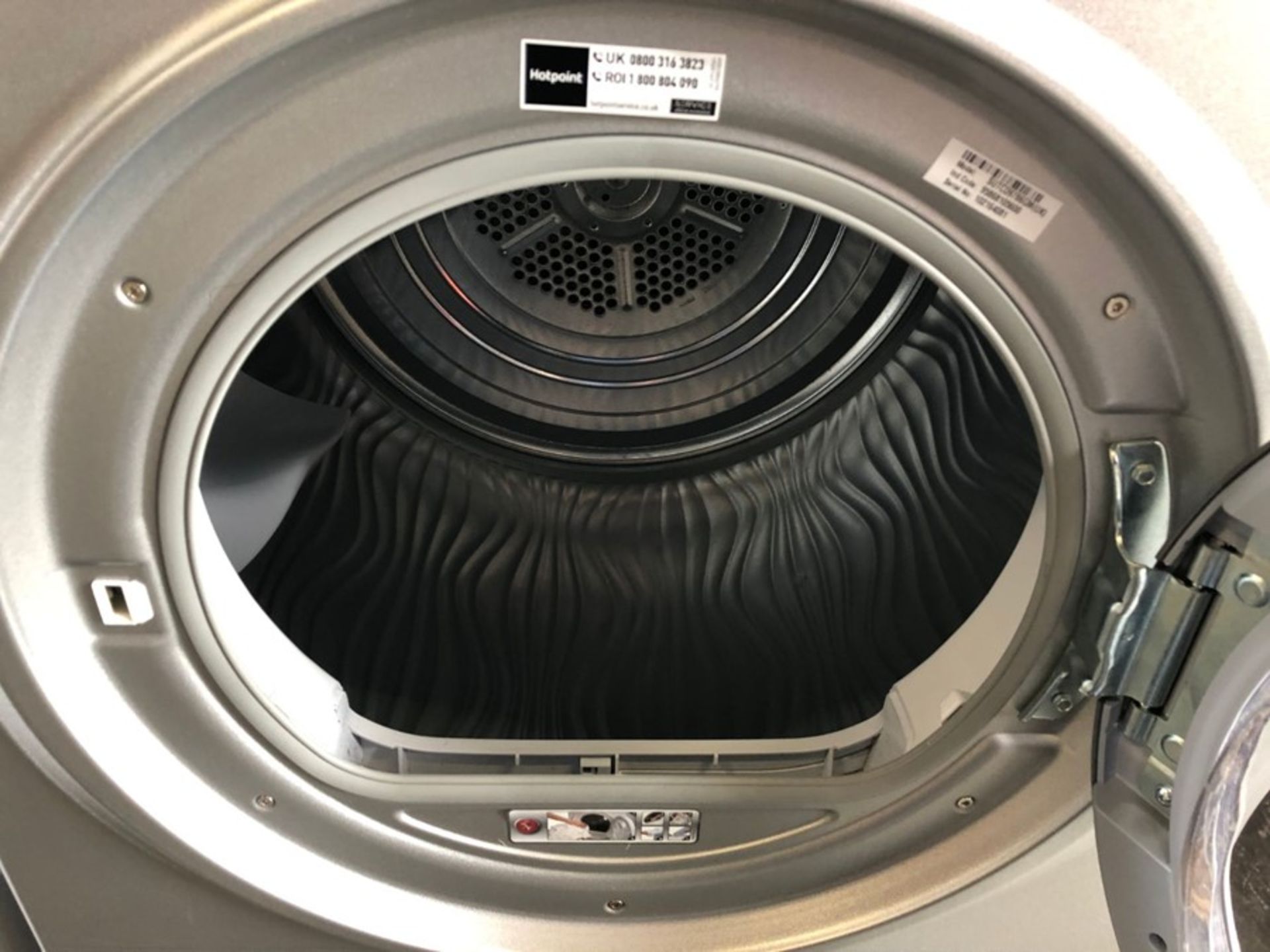 HOTPOINT ULTIMA SUTCD97B6GM TUMBLE DRYER - Image 2 of 3