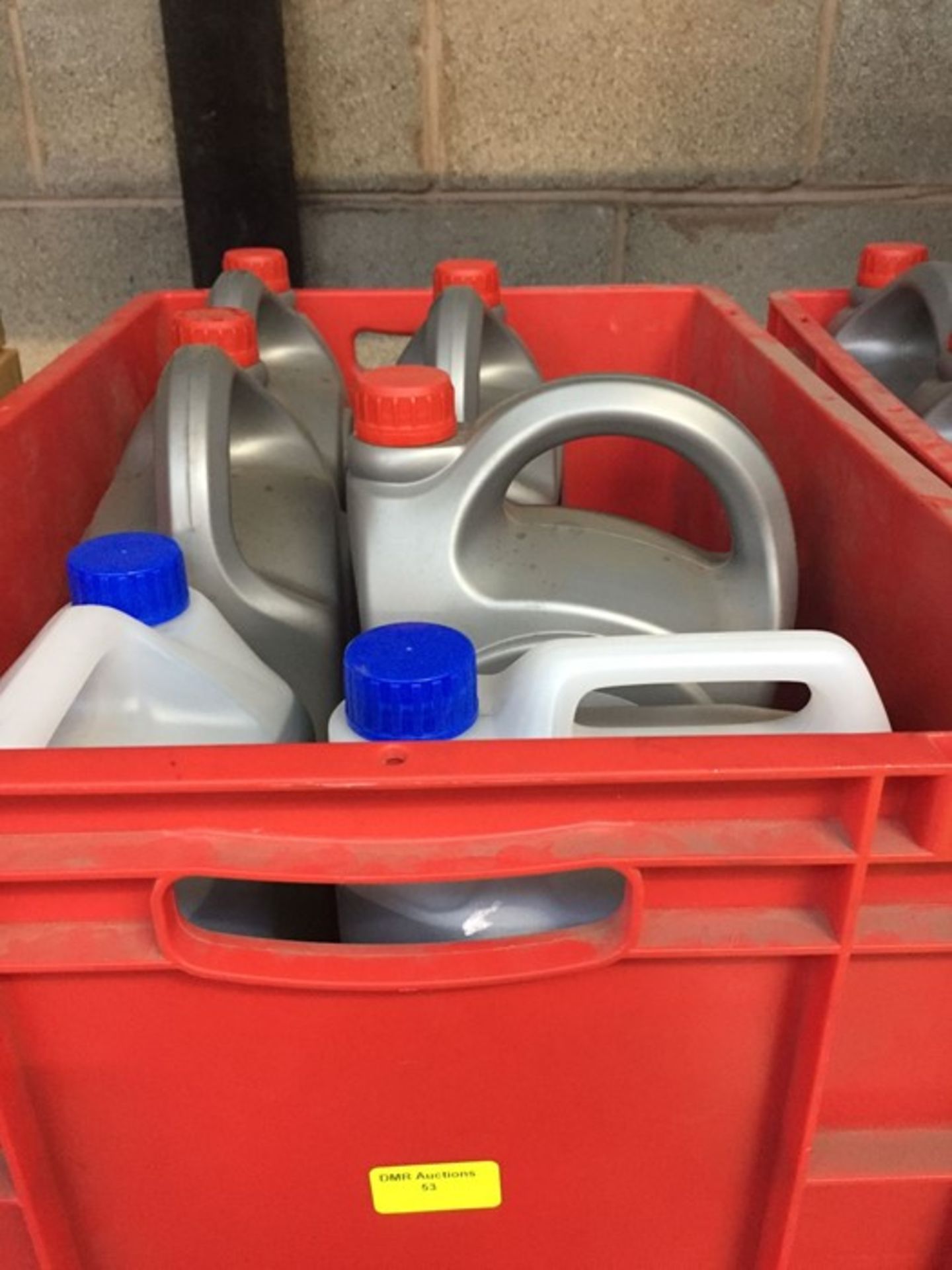 1 LOT TO CONTAIN A RED TOTE FILLED WITH 4 X 5L TUBS OF BLUECOL COOLANT AND 2 X 5L TUBS OF CLEENOL