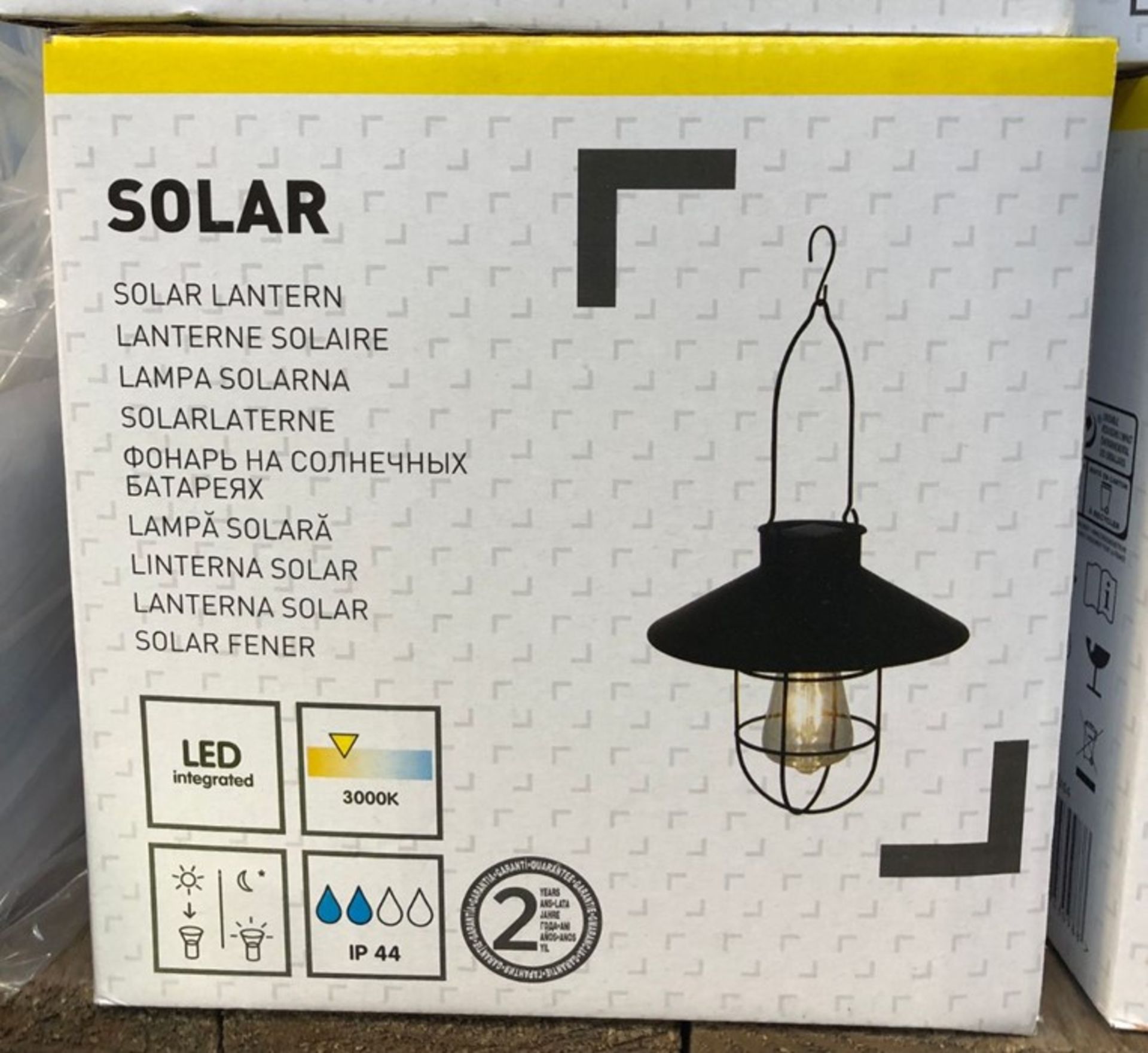 8 X BLACK SOLAR-POWERED LED OUTDOOR LANTERNS / COMBINED RRP £80.00 / MIXED GRADE, MOST ITEMS
