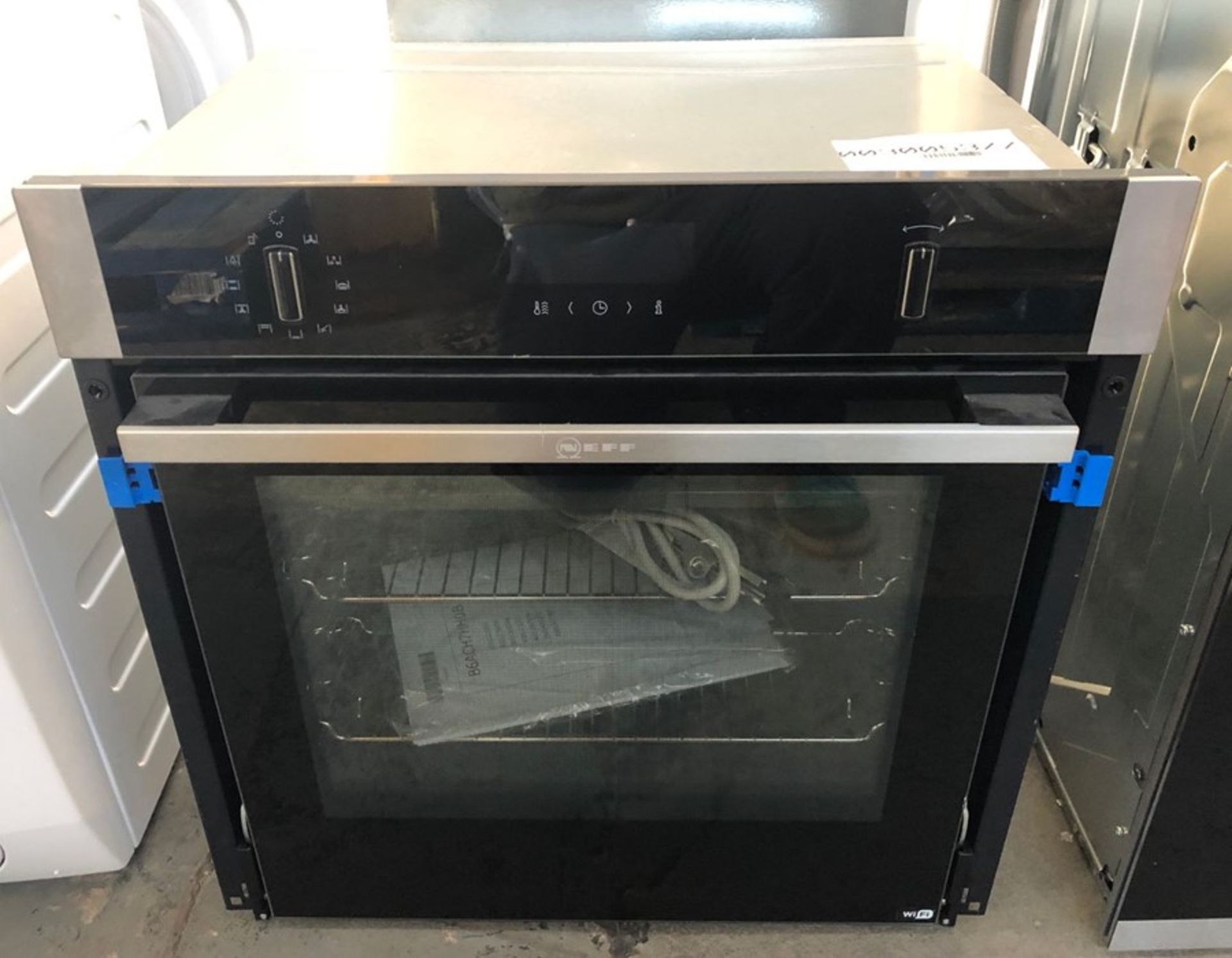 NEFF B6ACH7HH0B SLIDE AND HIDE PYROLYTIC BUILT-IN SMART SINGLE OVEN