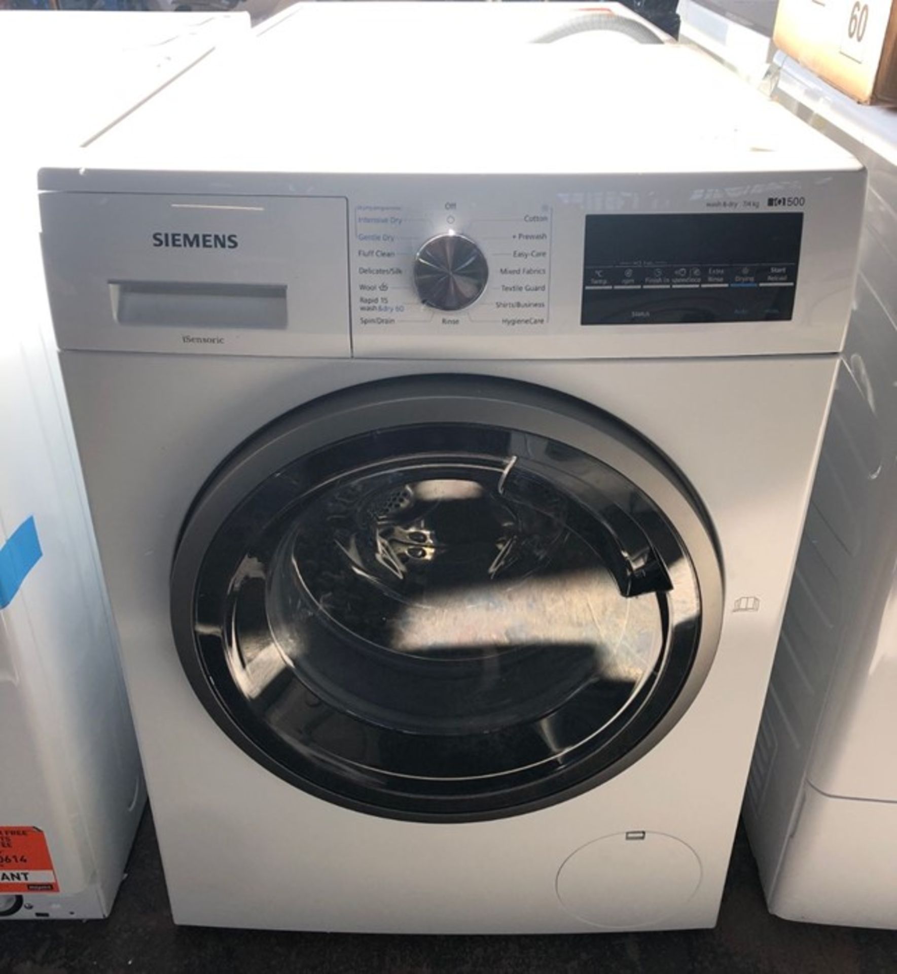 SIEMENS iQ500 WD15G422GB FREESTANDING WASHER DRYER