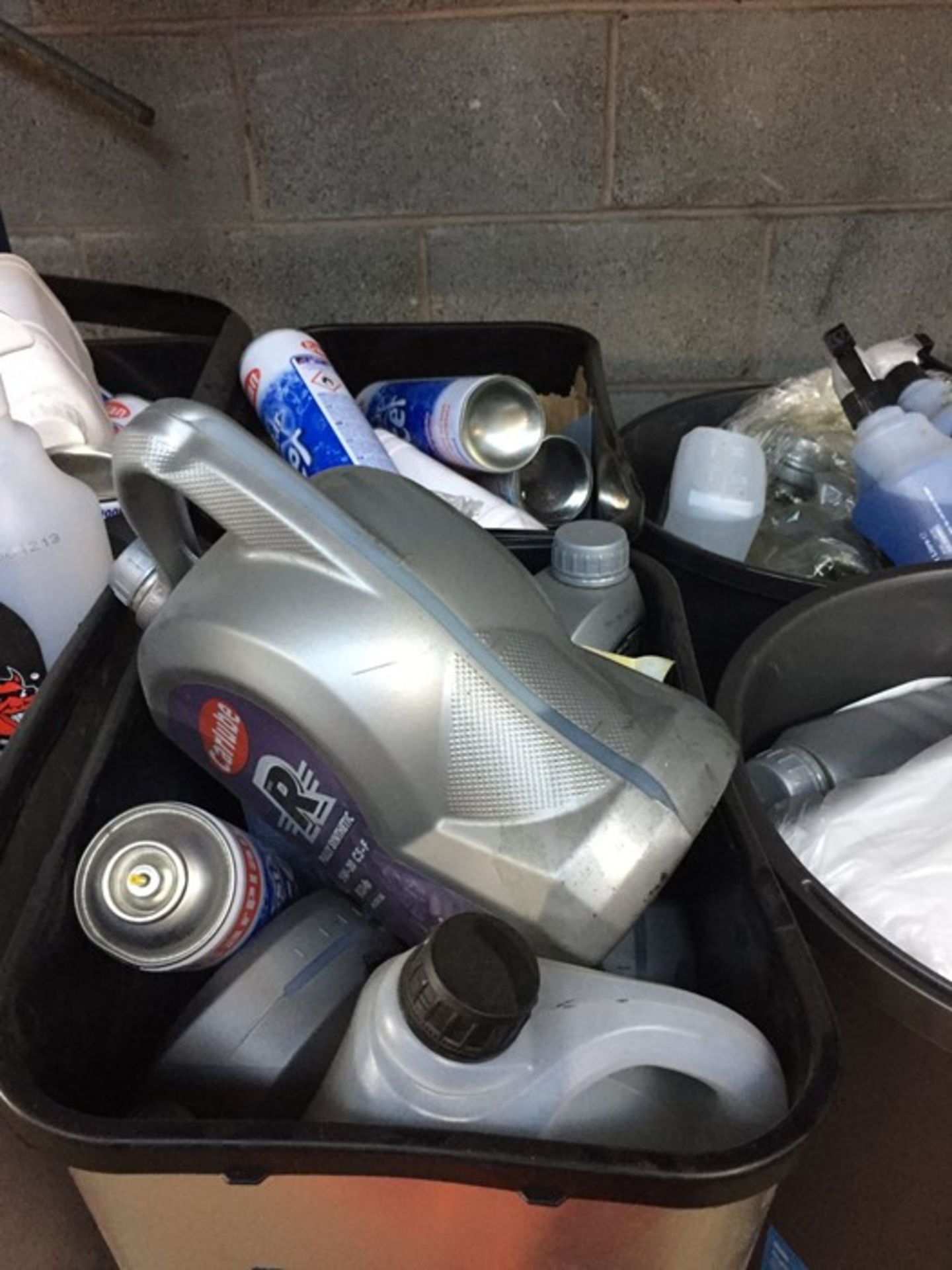 ONE LOT TO CONTAIN 2 LARGE TUBS OF CLEANING CHEMICALS (OILS AND CAR CLEANING PRODUCTS) (UNTESTED