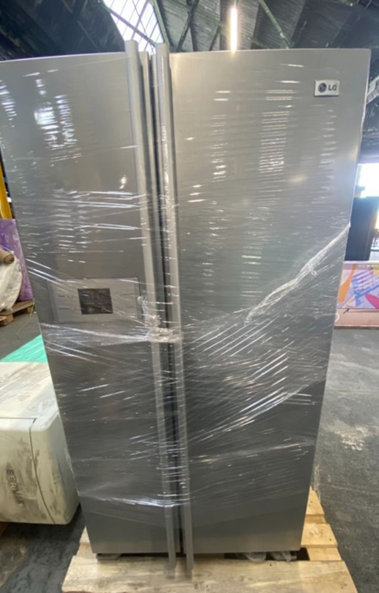 ONE BULK PALLET TO CONTAIN ONE GRADE C/D AMERICAN STYLE FRIDGEFREEZER