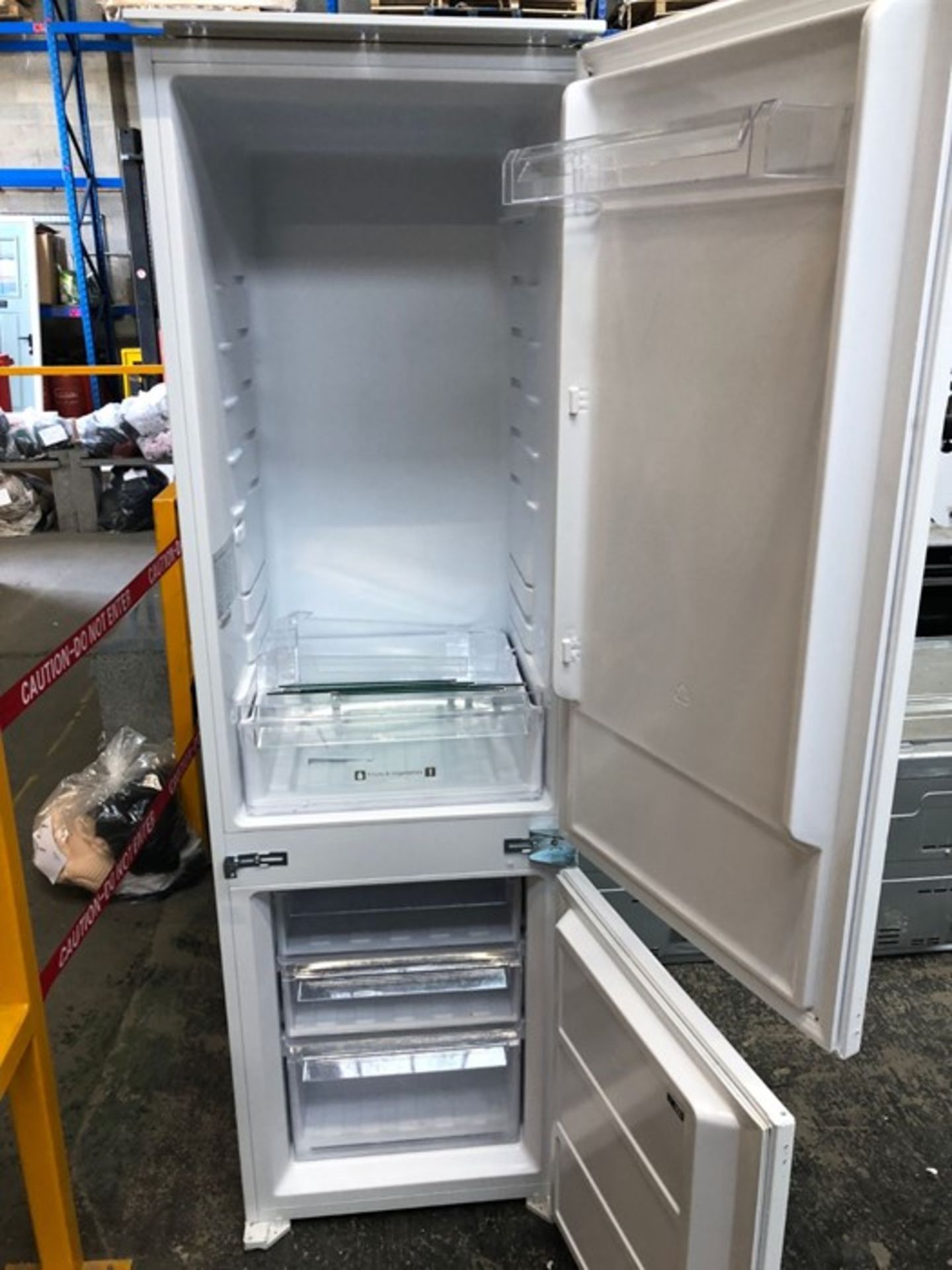 CULINA UBBIFF70L INTERGRATED FRIDGE FREEZER / UNTESTED. APPEARS TO BE LIGHTLY USED. GENERAL WEAR AND - Image 2 of 2
