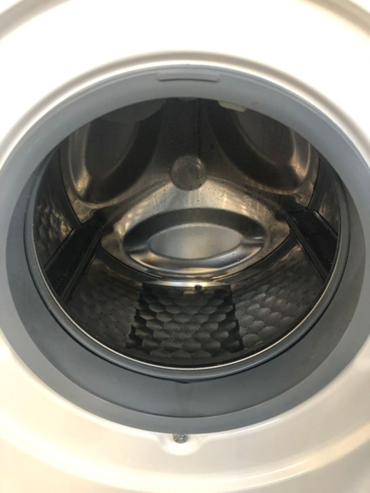 MIELE WDA211 WASHING MACHINE, 7KG LOAD - Image 2 of 2