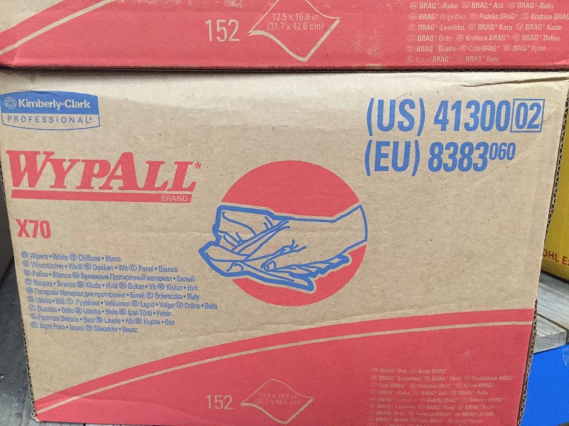 1 LOT TO CONTAIN AN AS NEW BOX OF WYPALL X70 WIPERS / RRP £25.00