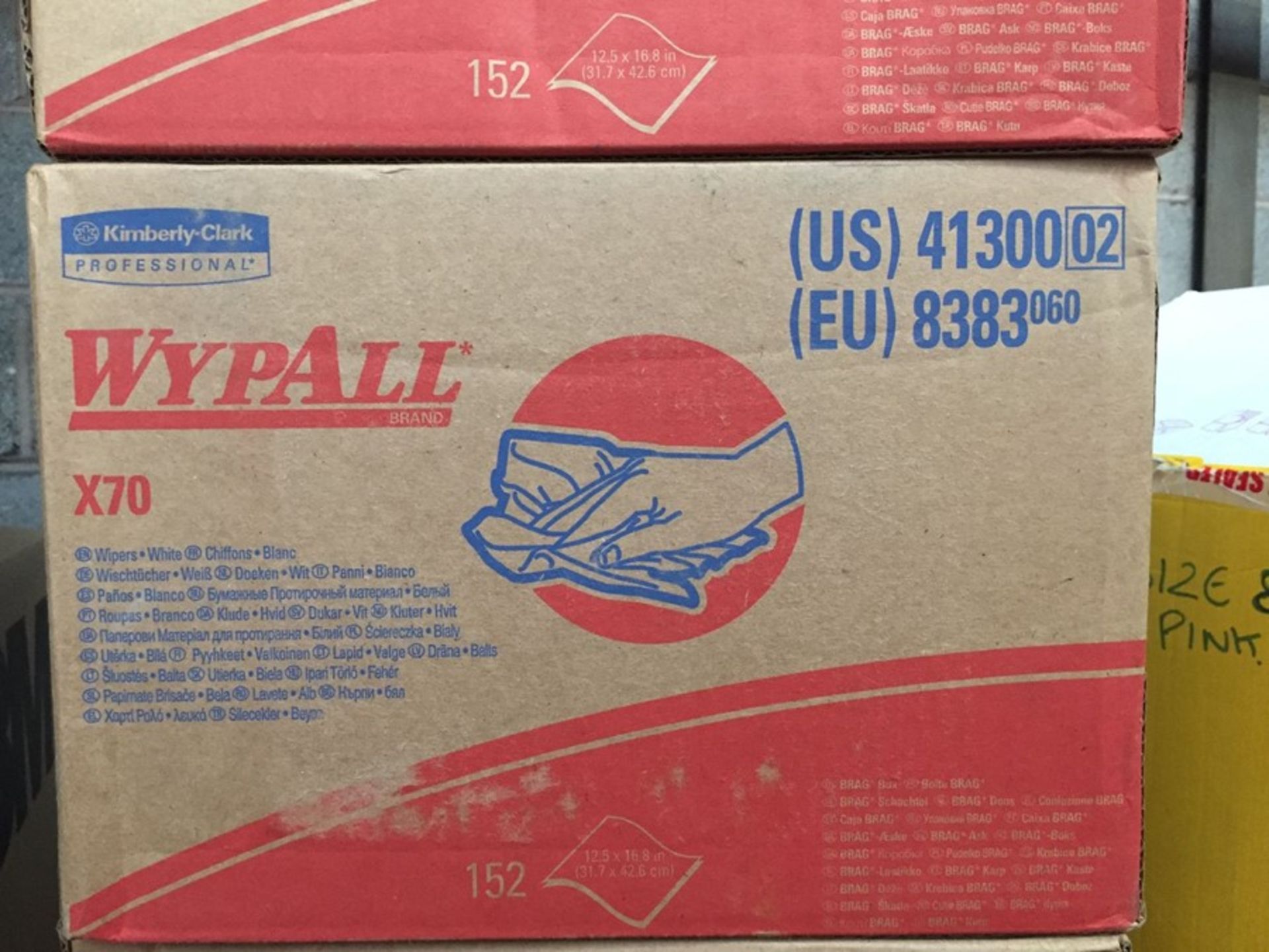 1 LOT TO CONTAIN AN AS NEW BOX OF WYPALL X70 WIPERS / RRP £25.00