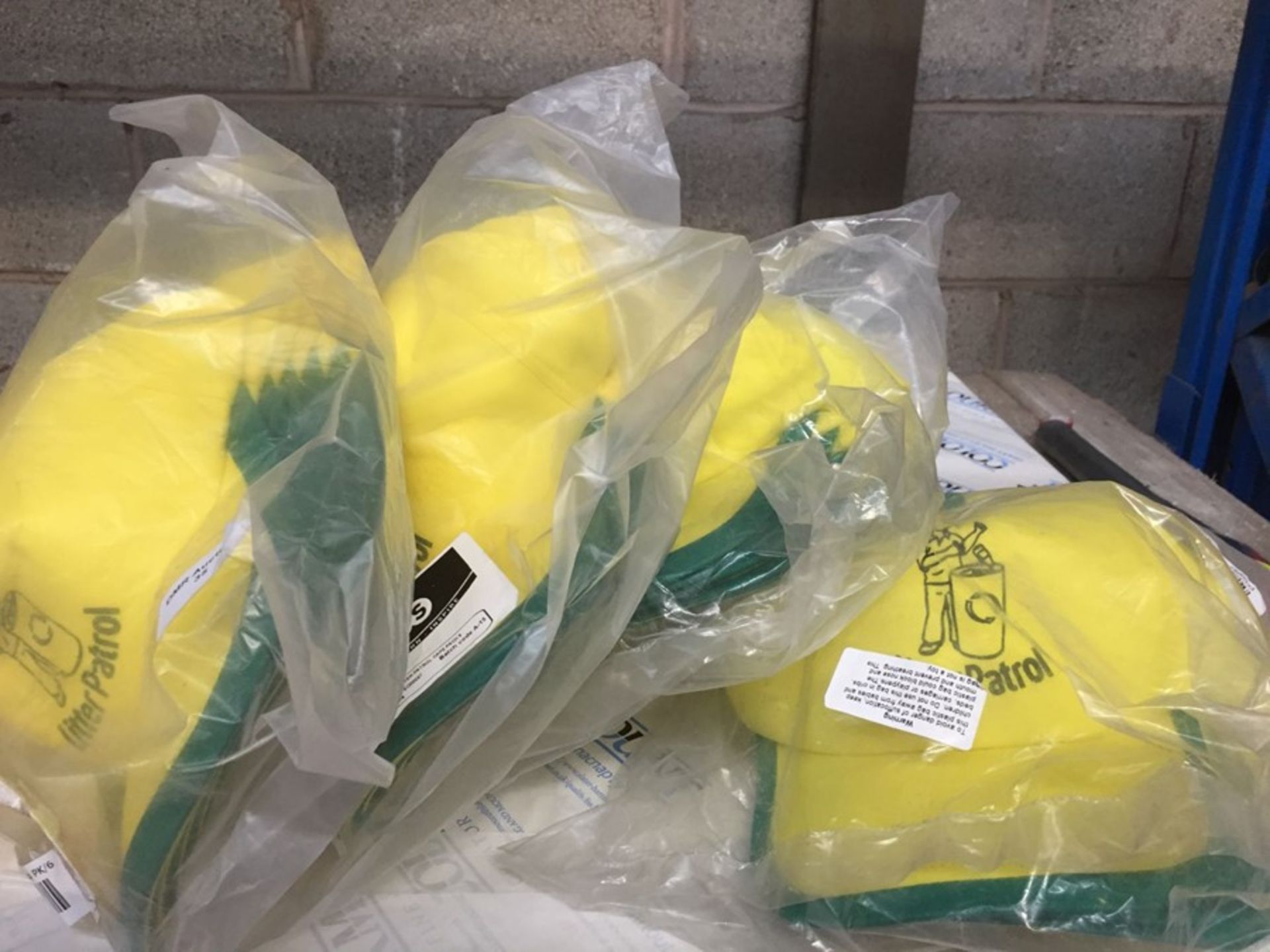 1 LOT TO CONTAIN 24 X AS NEW LITTER PATROL YELLOW AND GREEN BASEBALL CAPS