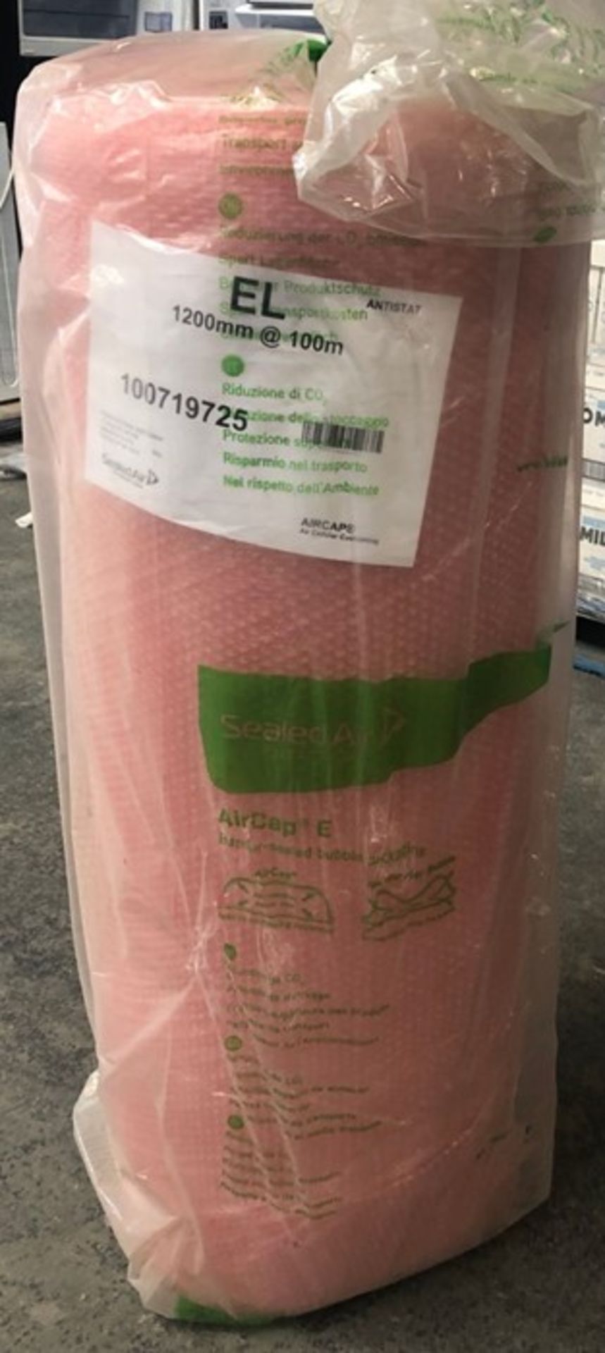 1 X LARGE ROLL OF BUBBLE WRAP / AS NEW