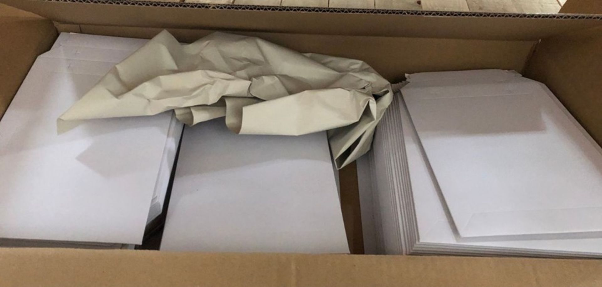 1 X BOX TO CONTAIN A LARGE QUANTITY OF CARDBOARD ENVELOPES / AS NEW