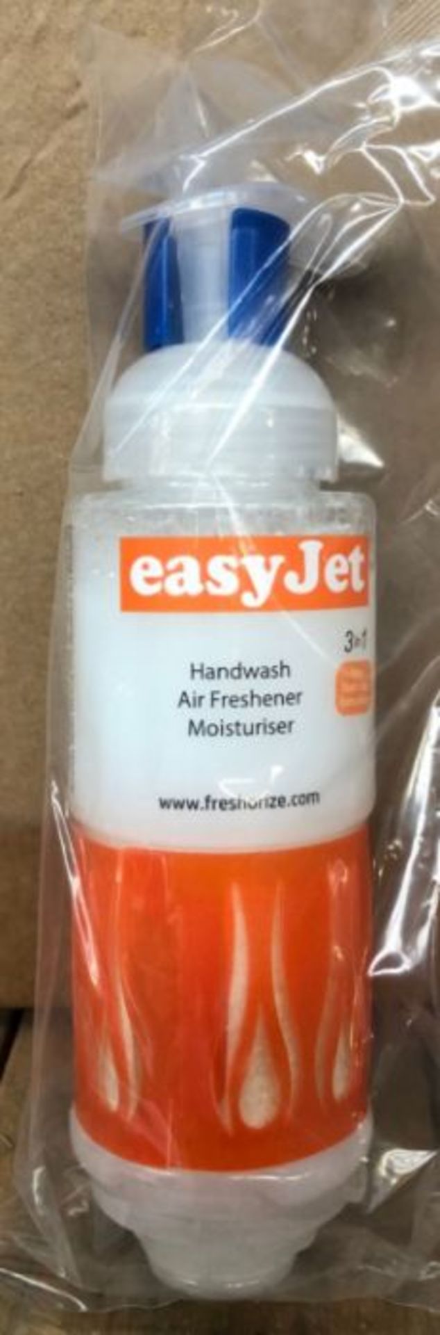 1 X BOX TO CONTAIN EASYJET HANDWASH AIR FRESHENER MOISTURISER FOAM SOAP - 32 X 240ml BOTTLES / AS