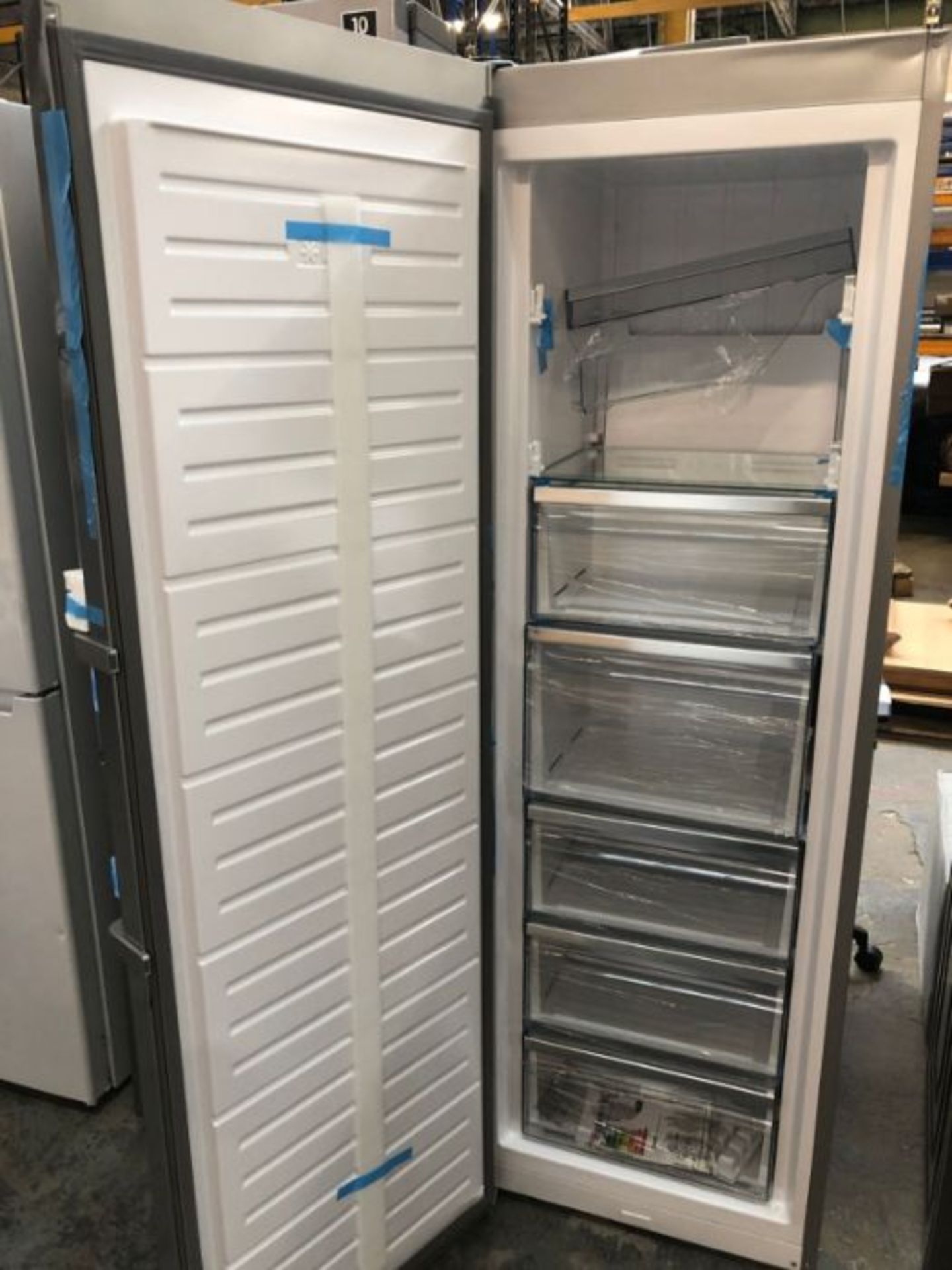 AEG 7000 AGB728E5NX FREEZER - Image 2 of 7