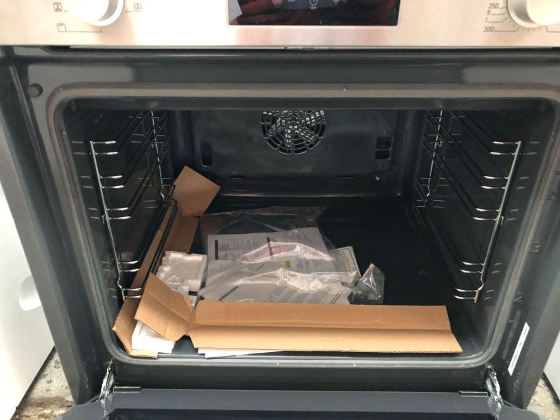 BOSCH SERIE 2 HHF113BR0B BUILT-IN ELECTRIC SINGLE OVEN - Image 2 of 3