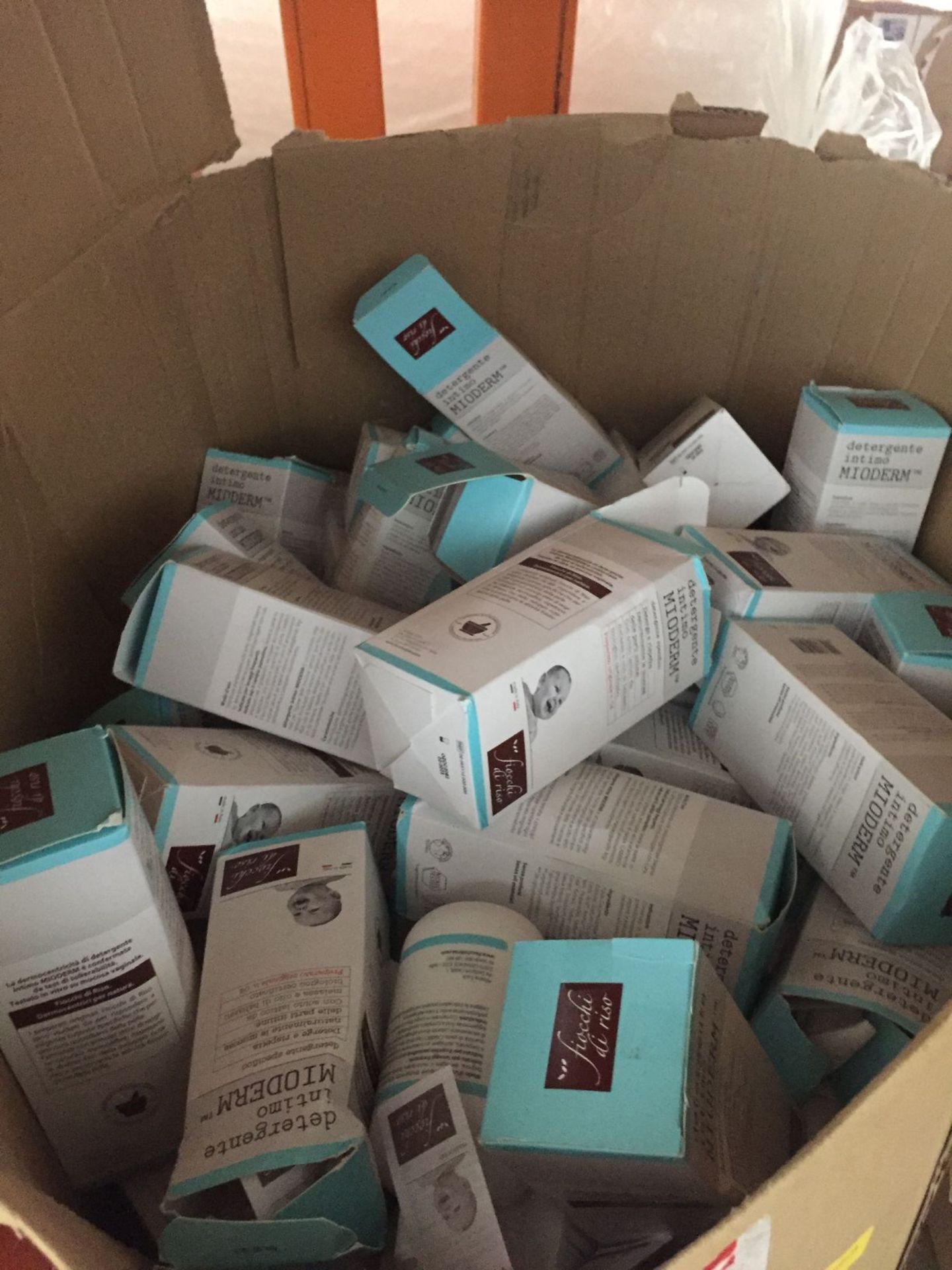 1 X BOX OF APPROXIMATELY 75 BOTTLES OF MIODERM INTIMATE CLEANSER, BB OCT 2023 / RRP £750.00 / GRADE