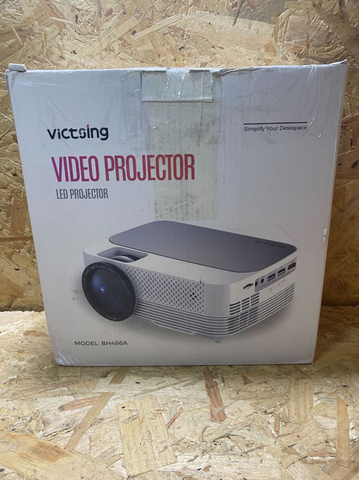 1 X VICTSING LED VIDEO PROJECTOR / RRP £57.99