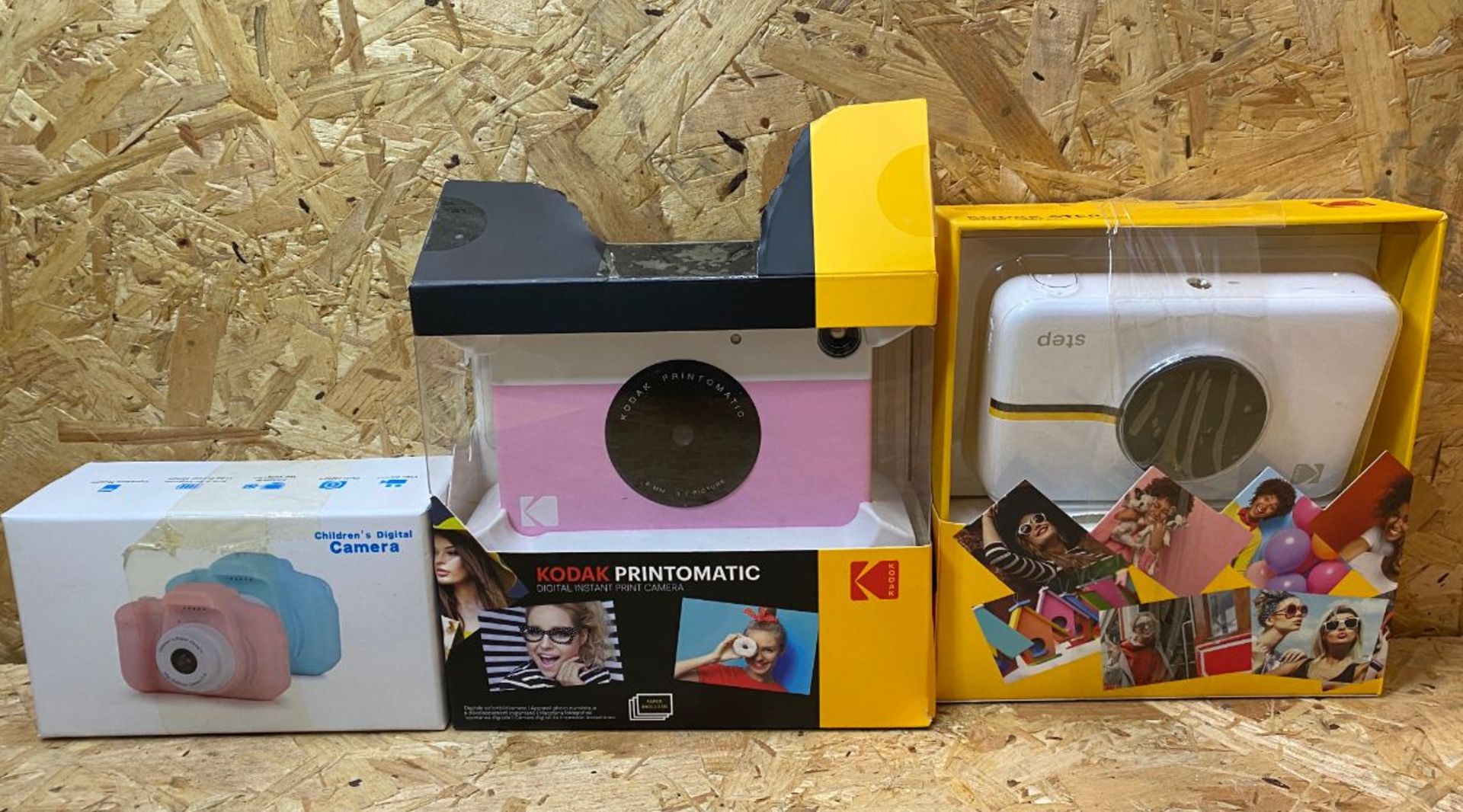 1 X KODAK PRINTOMATIC INSTANT PRINT CAMERA / 1 X KODAK STEP INSTANT PRINT DIGITAL CAMERA / 1 X CHIL