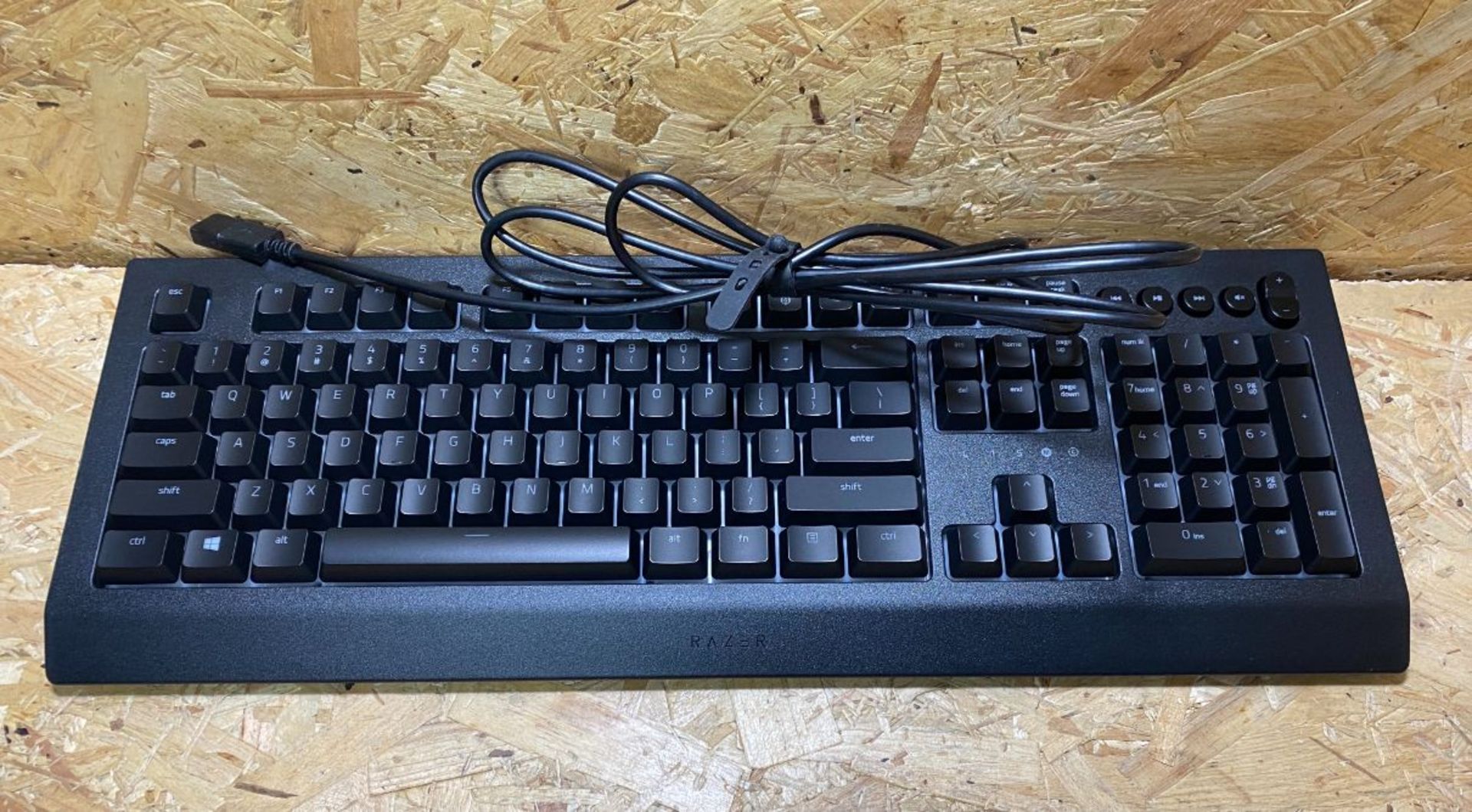 1 X RAZER CYNOSA GAMING KEYBOARD / RRP £60.00