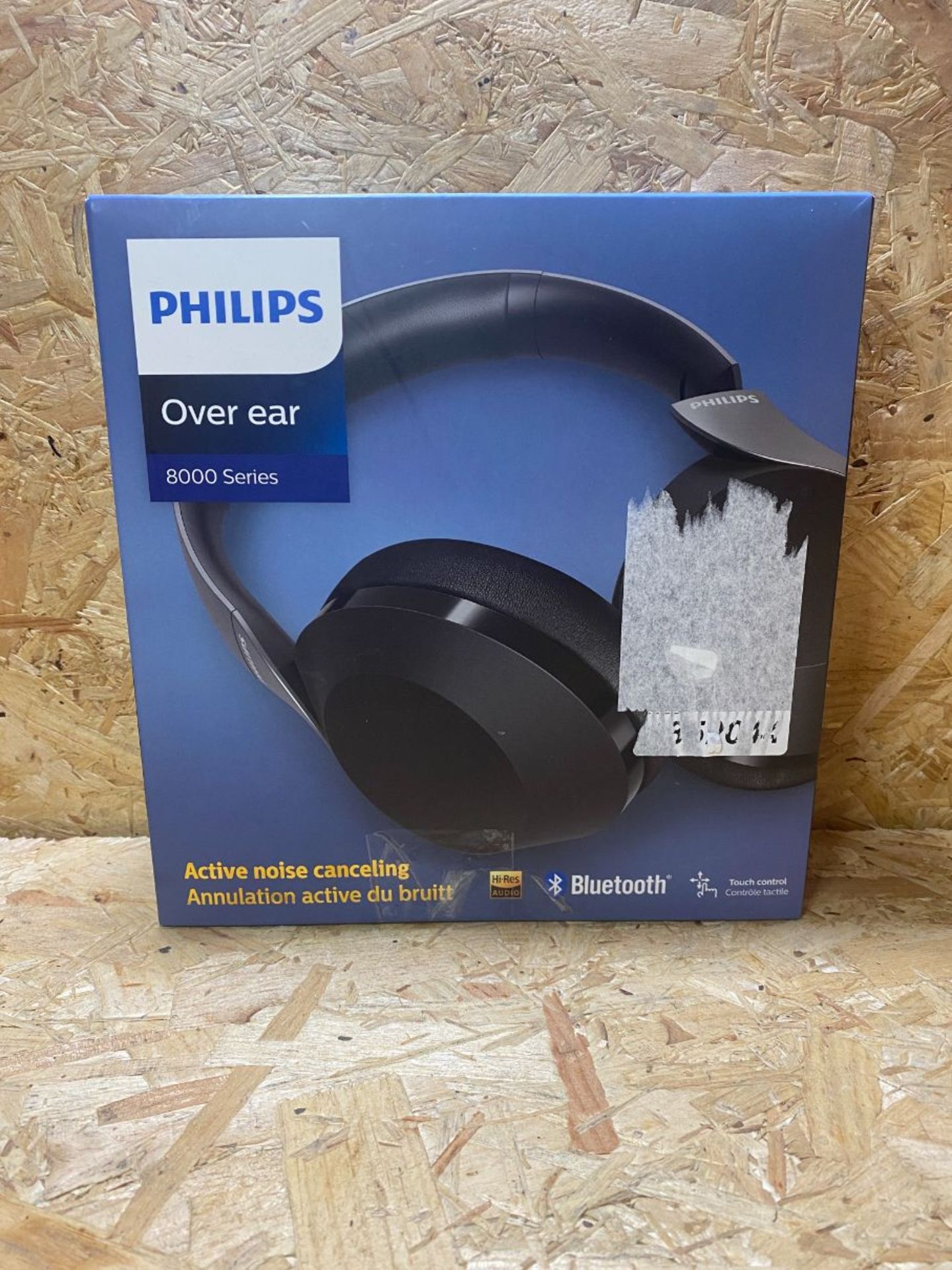 1 X PHILIPS OVER EAR 8000 SERIES HEADPHONES / RRP £129.99