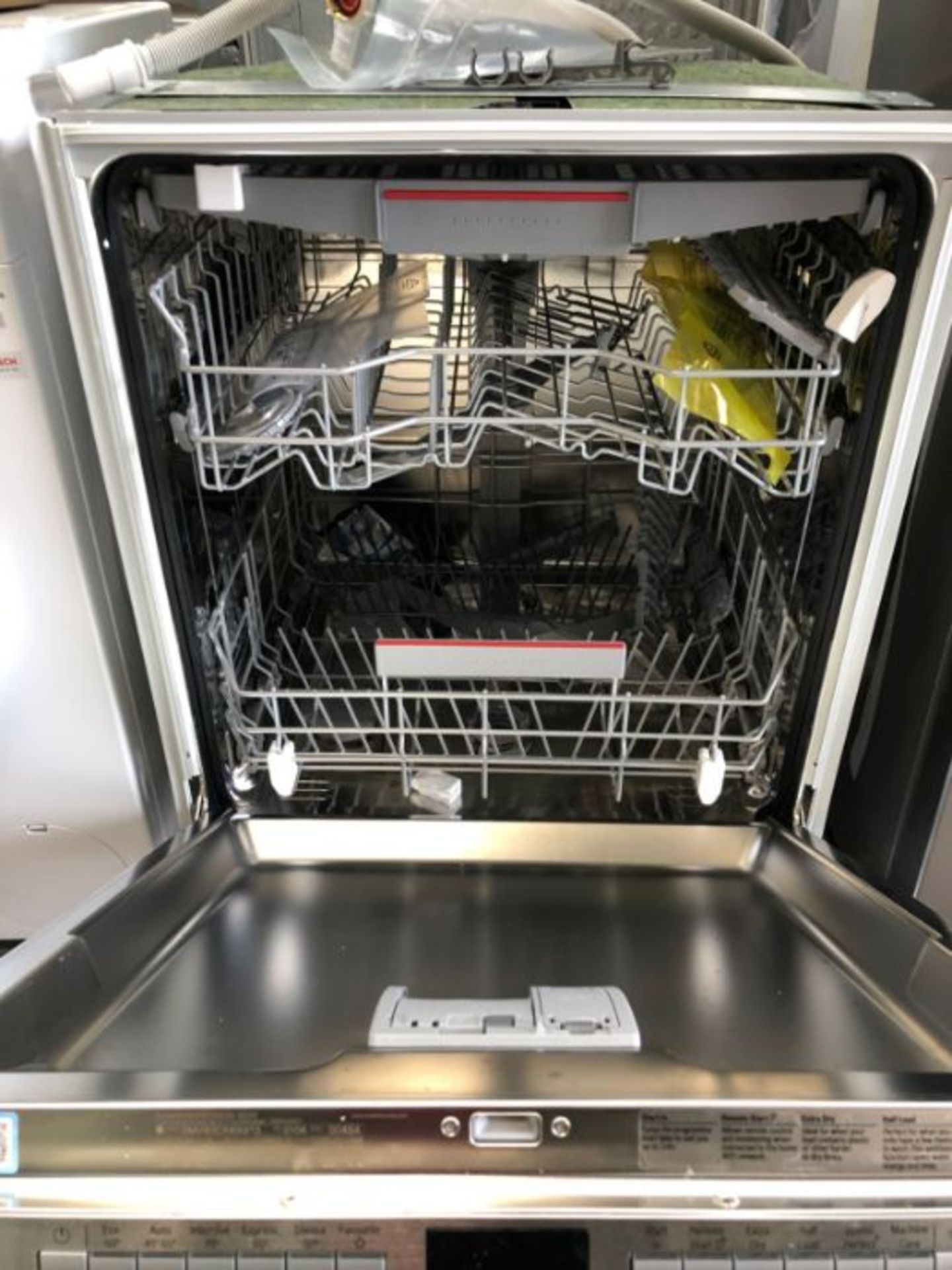 BOSCH SERIE 4 SMV4HCX40G FULLY INTEGRATED DISHWASHER - Image 2 of 4