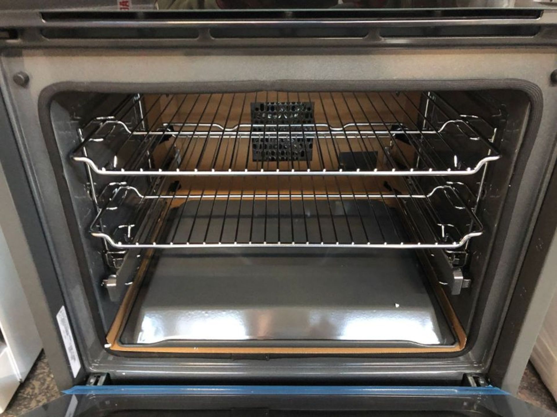 NEFF B2ACH7HH0B PYROLYTIC BUILT-IN SINGLE OVEN - Image 3 of 3