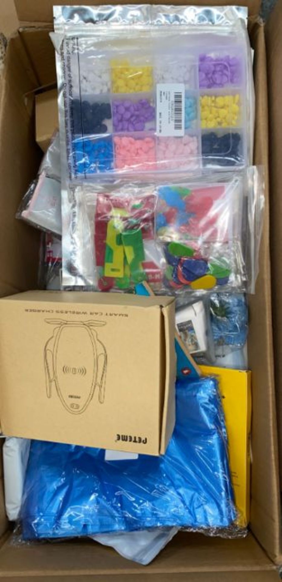 1 LOT TO CONTAIN A BOXED ASSORTMENT OF UNDELIVERED ONLINE RETAILER ITEMS / INCLUDING: WIRELESS