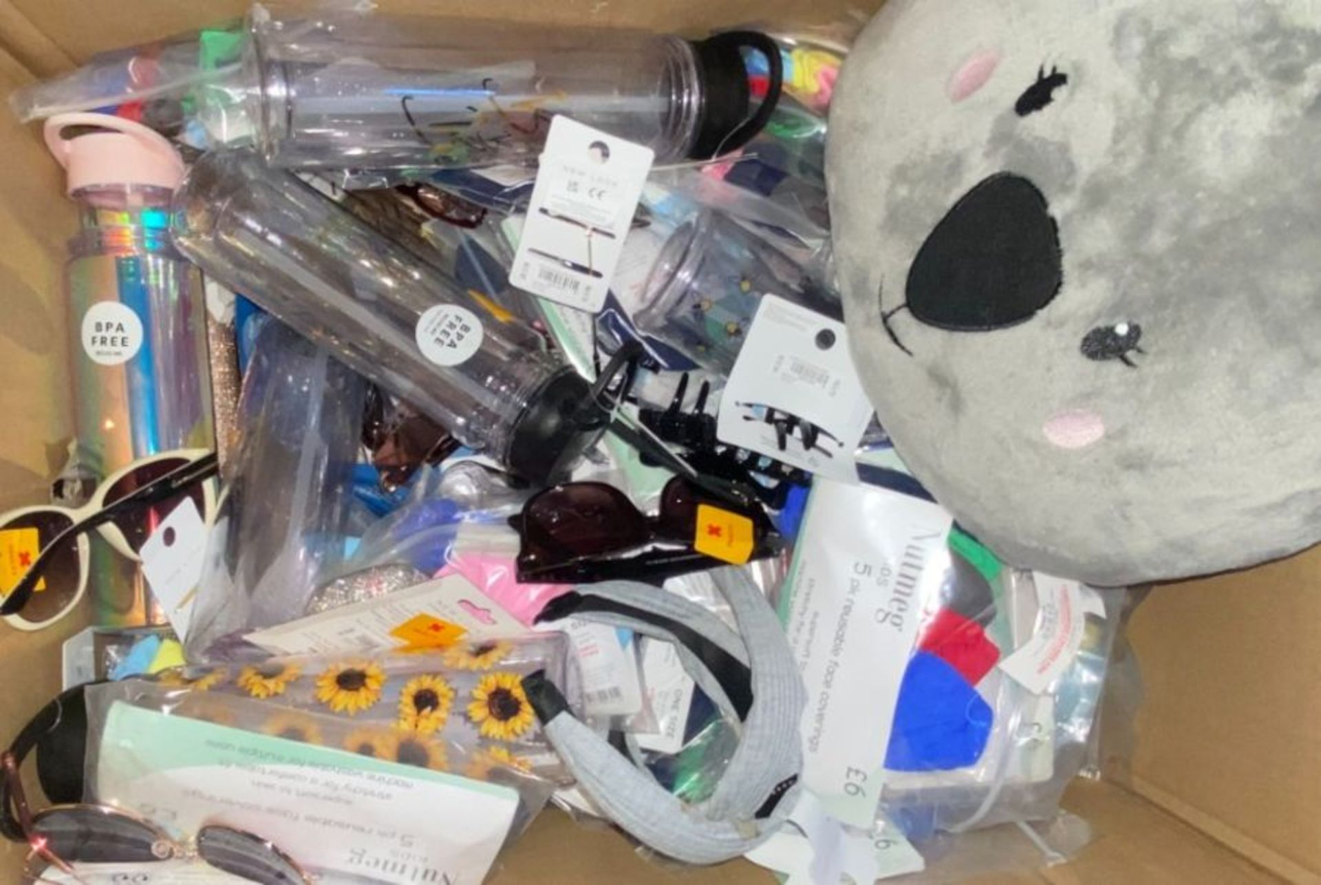 1 LOT TO CONTAIN A BOXED ASSORTMENT OF CUSTOMER RETURN ITEMS / INCLUDING: BOTTLES, KIDS FACE