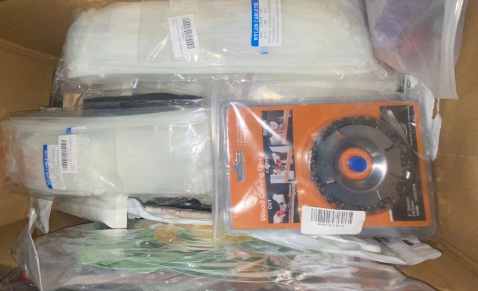 1 LOT TO CONTAIN A BOXED ASSORTMENT OF UNDELIVERED ONLINE RETAILER ITEMS / INCLUDING: CABLE TIES,
