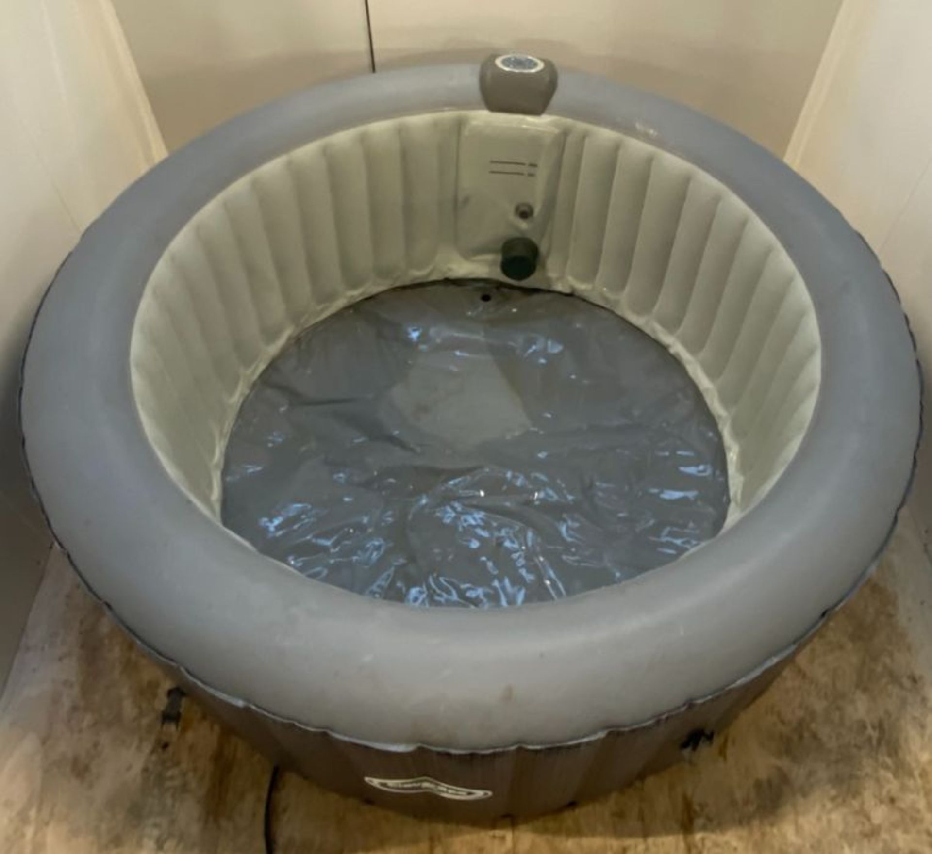 1 x CLEVERSPA MIA 4 PERSON HOT TUB - RRP £413.70 - Image 2 of 3