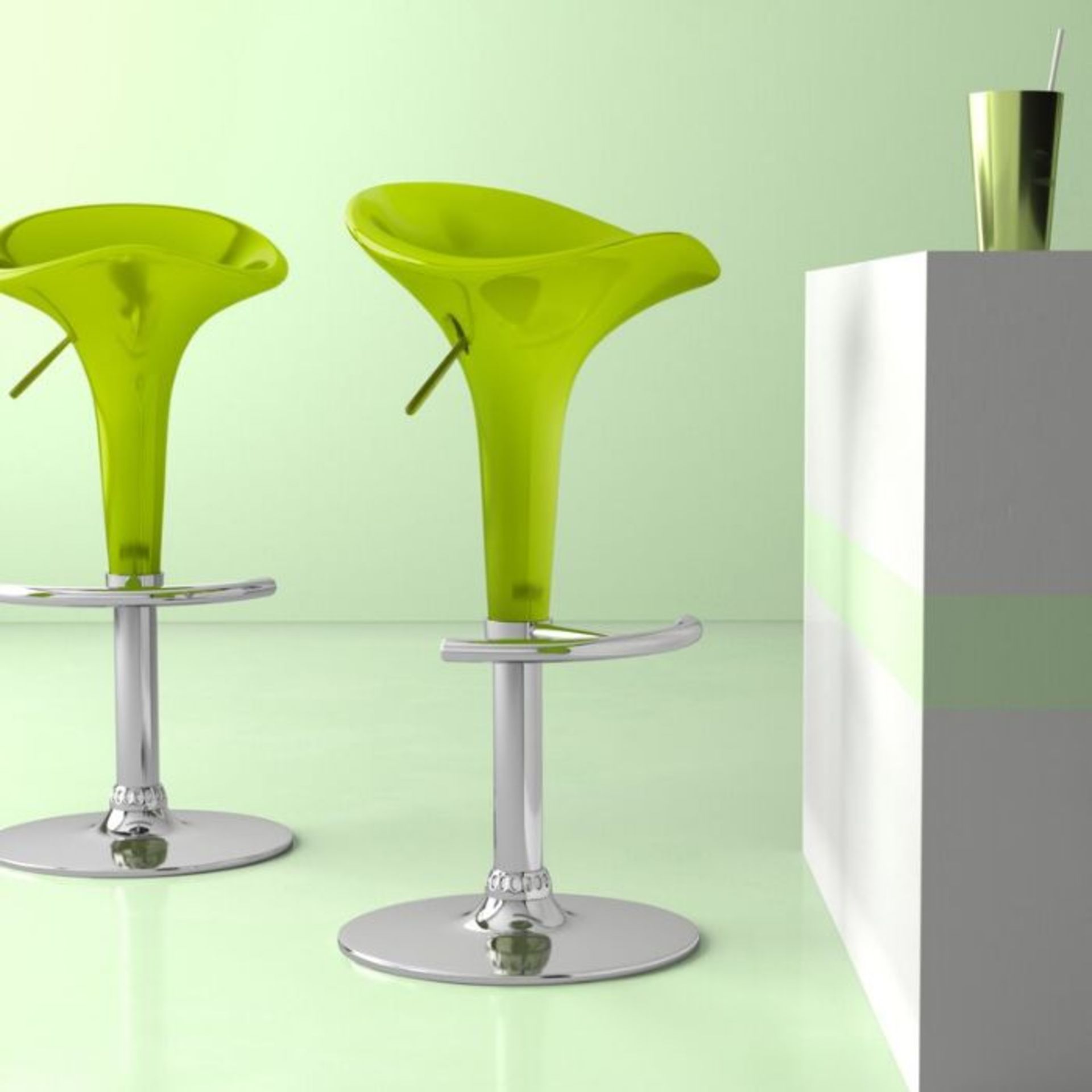 2 X ADJUSTABLE GAS LIFT BAR STOOLS IN APPLE GREEN / RRP £143.99 / GRADE A