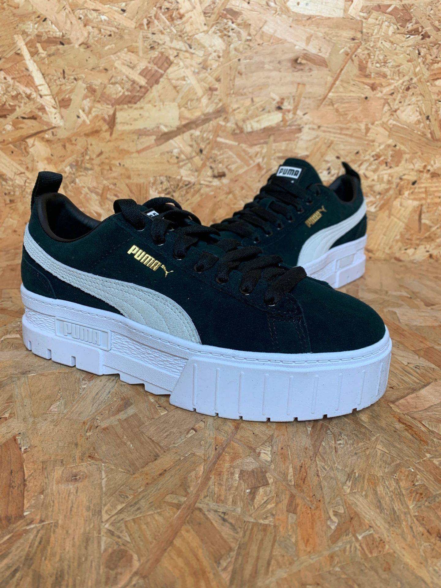 1 x PAIR OF PUMA MAYZE SUEDE TRAINERS / SIZE 5 / RRP £90.00 / CUSTOMER RETURN - GRADE A