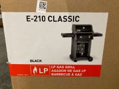 1 X WEBER SPIRIT CLASSIC E-210 CLASSIC 2-BURNER GAS BBQ & PROTECTIVE COVER / RRP £419.00 /