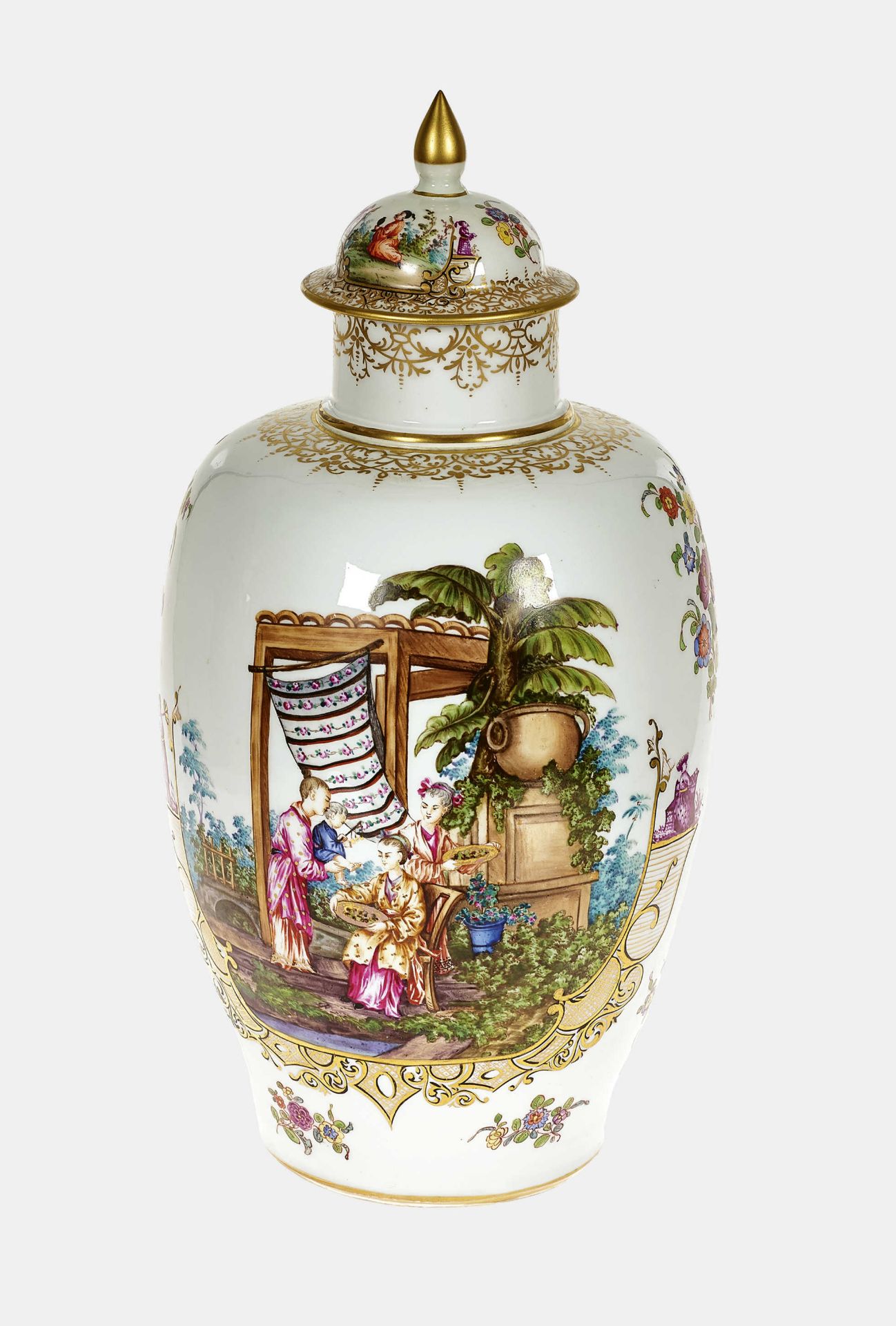 DECKELVASE: Meissen, um 1730 (Königliche Porzellan Manufaktur).