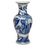 Gr. Vase mit höfischen Szenen, China