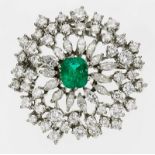 Smaragd-Diamant-Brosche. 18 kt WG,