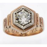 Diamant-Solitär-Ring. Rotgold/ Silber mit 1 Altschliff-Diamant.