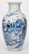 Gr. Vase "Reitende Guppe", China wohl Ende 19. Jh.