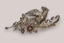 Antike Vogelbrosche um 1770. Silber mit Diamant-Rosen und Rubinen