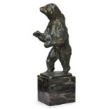 Bronze Stehender Bär, wohl Ende 19. Jh.