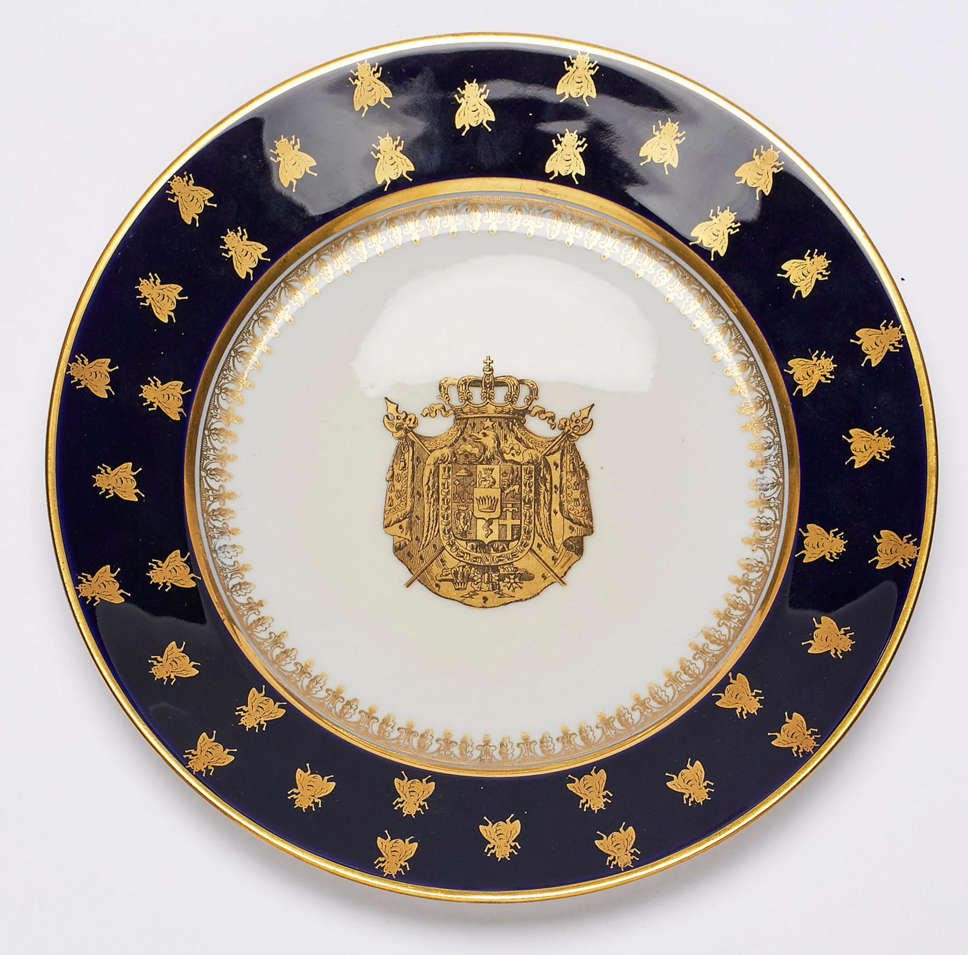 Paar Teller mit Wappen des Königreichs Italien, Sèvres um 1850.