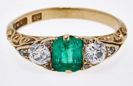 Smaragd-Diamant-Ring. Fa. Saunders & Sheperd, England um 1900. Gelbgold.