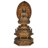 Buddha in Schrein, Japan wohl um 1900.