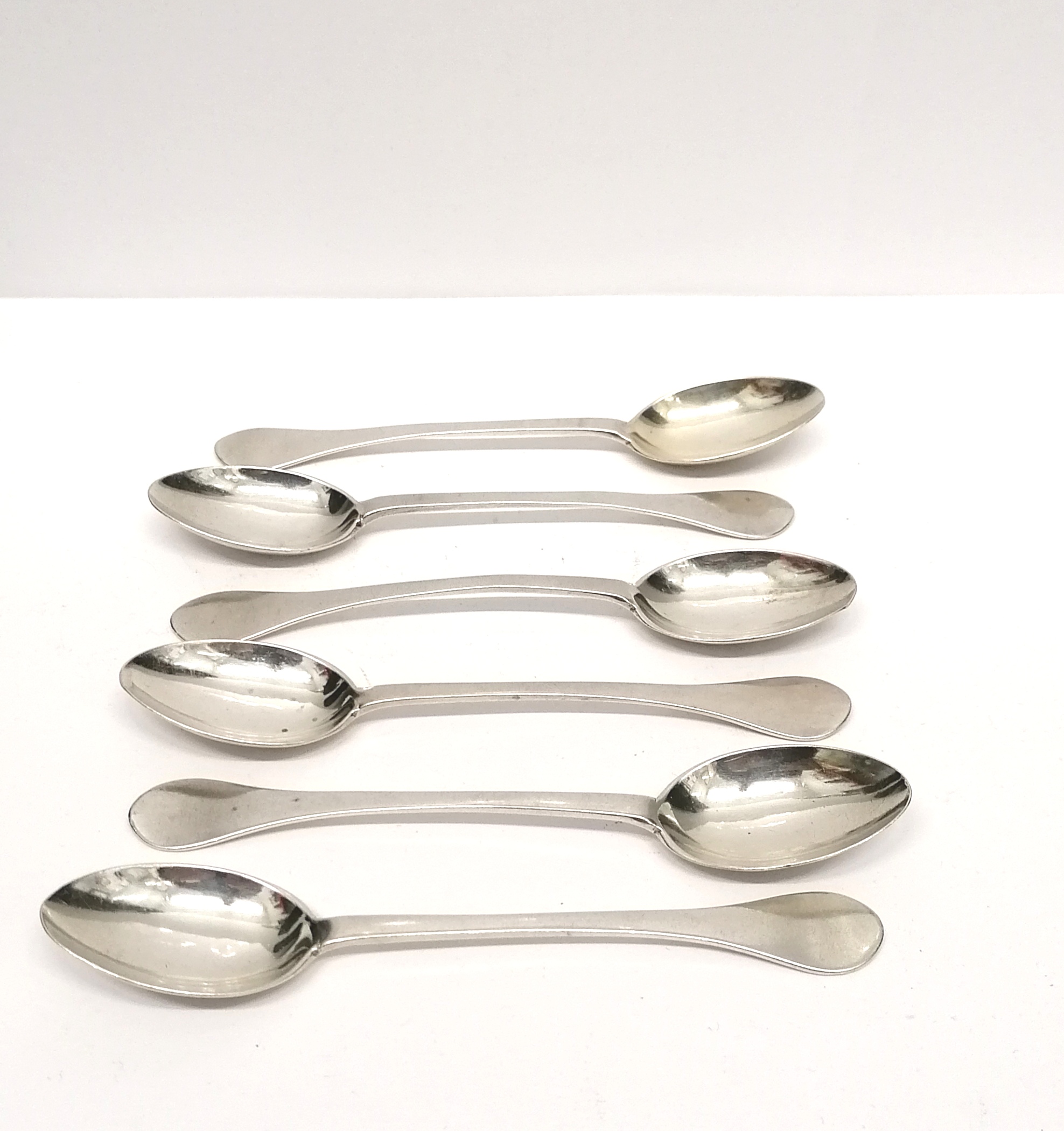 A set of six Sheffield silver coffee spoons dated 1909. 65 gms approx.