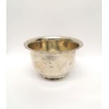 An Irish silver bowl, Dublin 1905 S.D. Neill. 6.5 cm height, 10 cm width approx. 102 gms approx.