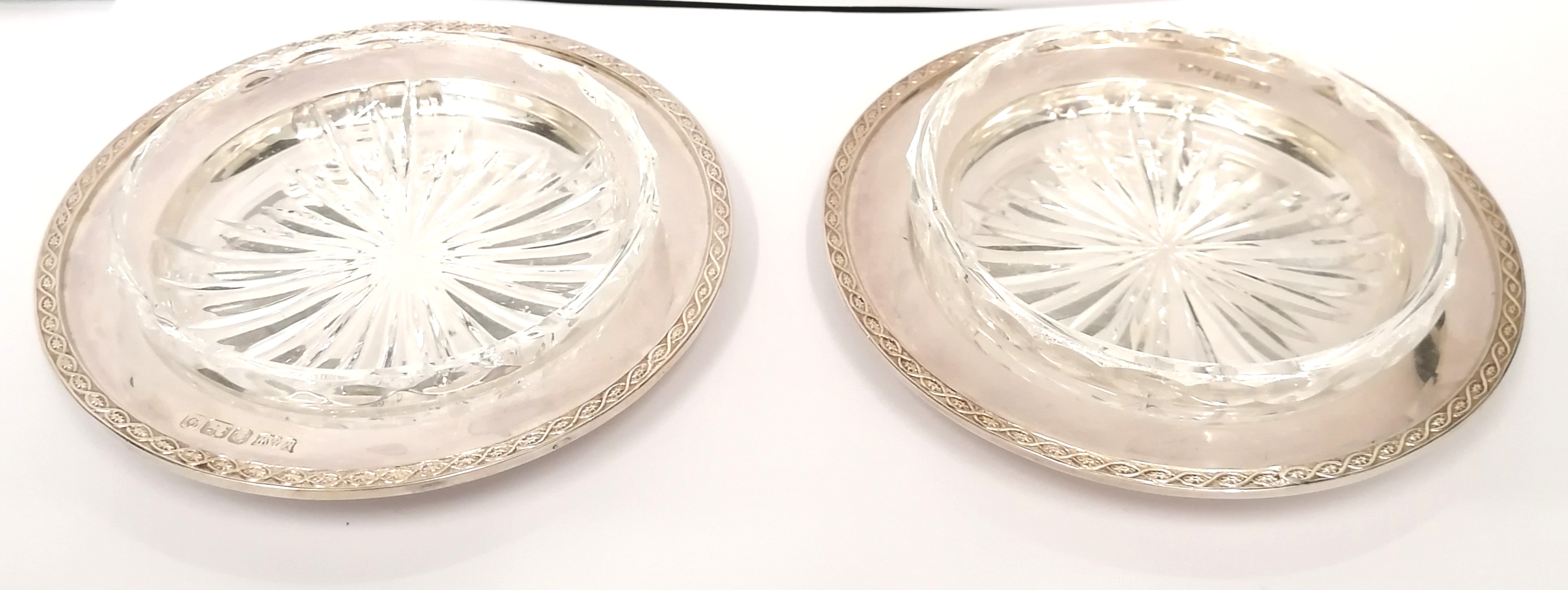 Boxed pair of crystal butter dishes. Makers Mappin & Webb, Sheffield 1959. Silver 4.8 troy ozs/