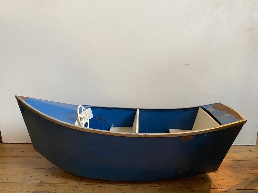 VINTAGE FAIRGROUND CAROUSEL CARRIAGE IN THE FORM OF A SPEEDBOAT, 160cm long, 57cm wide, 38cm deep  - Image 2 of 2