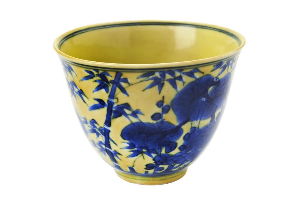 YELLOW-GROUND AND UNDERGLAZE BLUE 'THREE FRIEND OF WINTER' WINE CUP JIAJING SIX CHARACTER MARK AND O