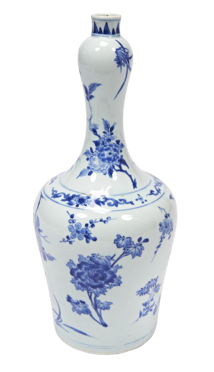 BLUE AND WHITE 'FLORAL' VASE MING DYNASTY, CHONGZHEN PERIOD the tall neck with a garlic mouth, paint