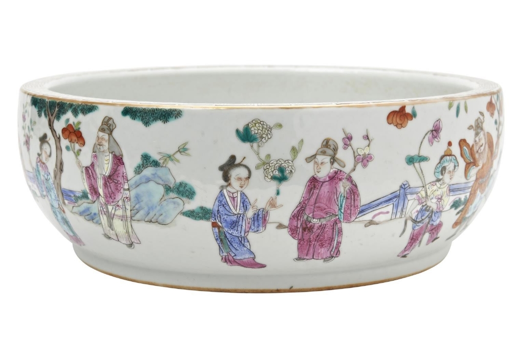 FAMILLE ROSE BASIN  XIANFENG SEAL MARK AND OF THE PERIOD the sides painted with figures in continuou