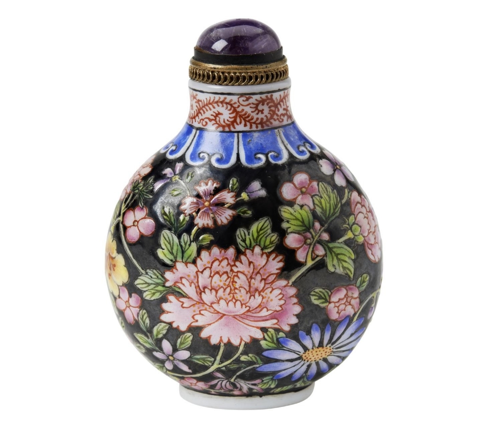 VERY RARE 'FAMILLE-NOIRE' GLASS SNUFF BOTTLE QIANLONG FOUR CHARACTER MARK AND POSSIBLY OF THE PERIOD - Bild 2 aus 2